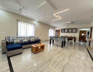 Family Haus - Luxurious AC 3BHK - Foosball, 50 Inch TV - Vijayawāda - 8