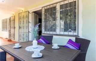1 Bedroom Amazing Apartment In Pavicini - 9