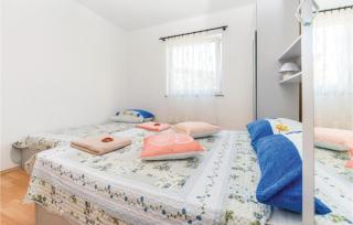 1 Bedroom Amazing Apartment In Vidalici - Kustići - 2