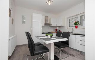 Lovely Home In Podbablje Gornje - 4