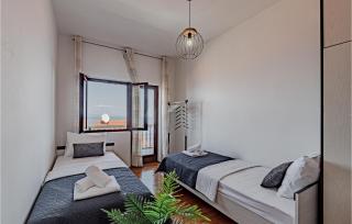 2 Bedroom Nice Apartment In Prigradica - Prigradica - 3