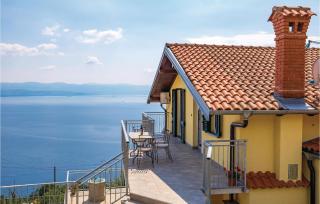 2 Bedroom Amazing Apartment In Lovran - Lovran - 0