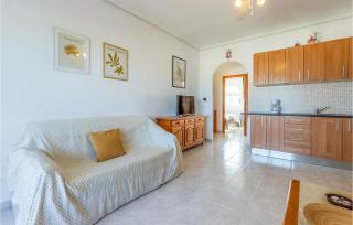 Amazing Apartment In Ciudad Quesada - Ciudad Quesada - 4