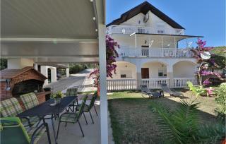 Two-Bedroom Apartment With Sea View In Marina - Marina - 2
