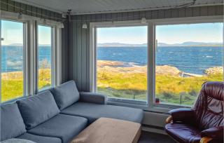 2 Bedroom Stunning Home In Rennesøy - 8