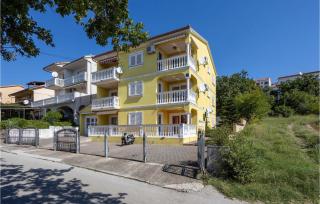 Stunning Apartment In Crikvenica - Crikvenica - 3