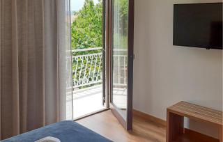 2 Bedroom Lovely Apartment In Malinska - Malinska - 6