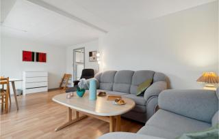 2 Bedroom Awesome Apartment In Rønne - 7