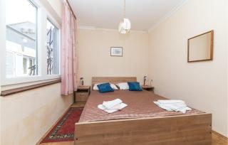 Two-Bedroom Apartment In Okrug Gornji - 2