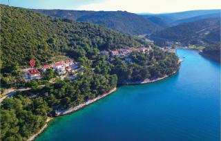 Lovely Home In Pucisca With Jacuzzi - Pučišća - 0