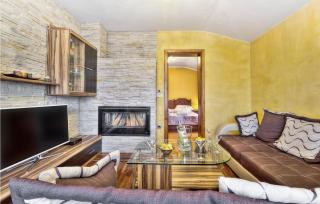 Cozy Home In Kastel With Wifi - Kaštel - 6