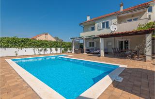 4 Bedroom Gorgeous Home In Dubrava - Dubrava - 1