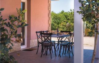 Three-Bedroom Holiday Home In Dubrava - 8