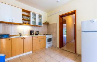 Five-Bedroom Holiday Home In Kucice - Kučiće - 5