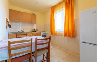 Five-Bedroom Holiday Home In Kucice - Kučiće - 4
