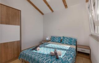Gorgeous Apartment In Njivice With Wifi - Njivice - 3