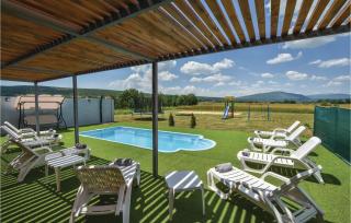 Gorgeous Home In Trilj With Jacuzzi - Trilj - 4