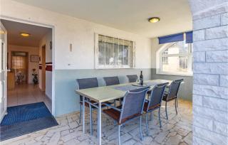 3 Bedroom Awesome Apartment In Pavicini - Pavicini - 9