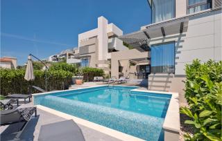 Stunning Home In Makarska With Sauna - Makarska - 1