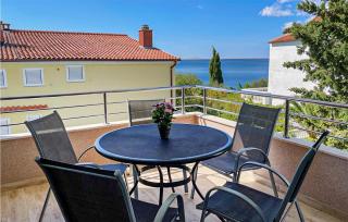 9 Bedroom Awesome Home In Starigrad - Starigrad - 9