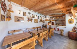 Lovely Apartment In Okrug Gornji - Trogir - 8