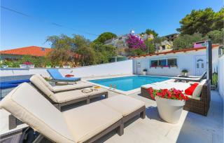 Lovely Apartment In Okrug Gornji - Trogir - 4