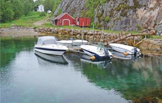 2 Bedroom Cozy Apartment In Sandstad - Skipnes - 5