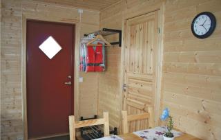 2 Bedroom Cozy Apartment In Sandstad - Skipnes - 1