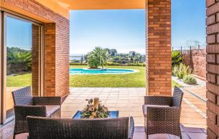 Lovely Home In Sant Cebrià De Vallalta - 4