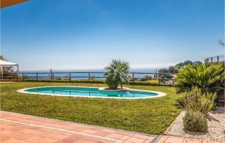 Lovely Home In Sant Cebrià De Vallalta - 1
