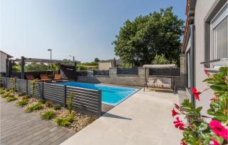 Beautiful Home In Peroj With Wifi - Peroj - 1