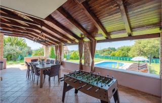 4 Bedroom Pet Friendly Home In Bale - Bale - 9