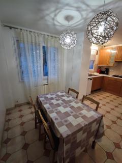 Cette Maison est la Vôtre - 3