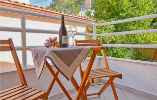 Cozy Apartment In Rabac With Kitchen - 8