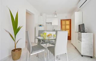 Cozy Apartment In Rabac With Kitchen - 4