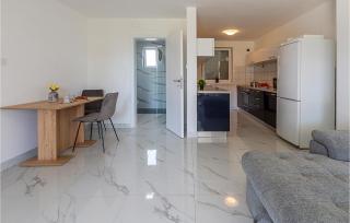 Amazing Home In Rosini With Wifi - Rošini - 5