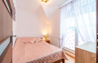 Stunning Apartment In Zarnowska - Żarnowska - 3