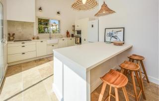 Awesome Home In Serignan - 4