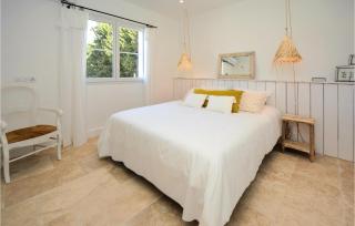 Awesome Home In Serignan - 3