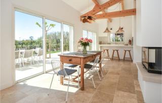 Awesome Home In Serignan - 5