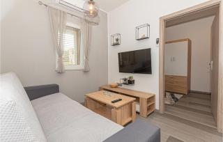 Beautiful Apartment In Sibenik - Šibenik - 8