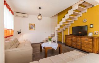 Lovely Home In Kastel With Wifi - Kaštel - 7