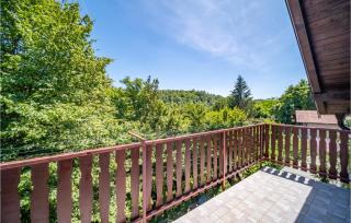 Beautiful Home In Duga Resa With Wifi - Duga Resa - 2