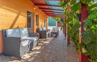Gorgeous Home In Pomer With Wifi - Pomer - 1