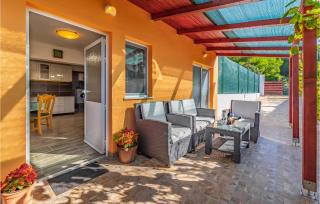 Gorgeous Home In Pomer With Wifi - Pomer - 2