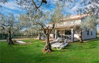 Nice Home In Fazana With Wifi - 1