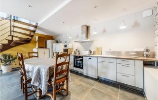 Amazing Home In Lanouee With Wifi - 7