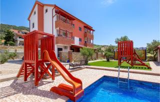 2 Bedroom Beautiful Apartment In Banjol - Banjol - 2