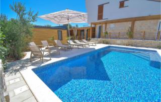 Lovely Home In Brodarica - Brodarica - 4