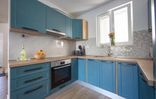 3 Bedroom Beautiful Home In Sutivan - 2